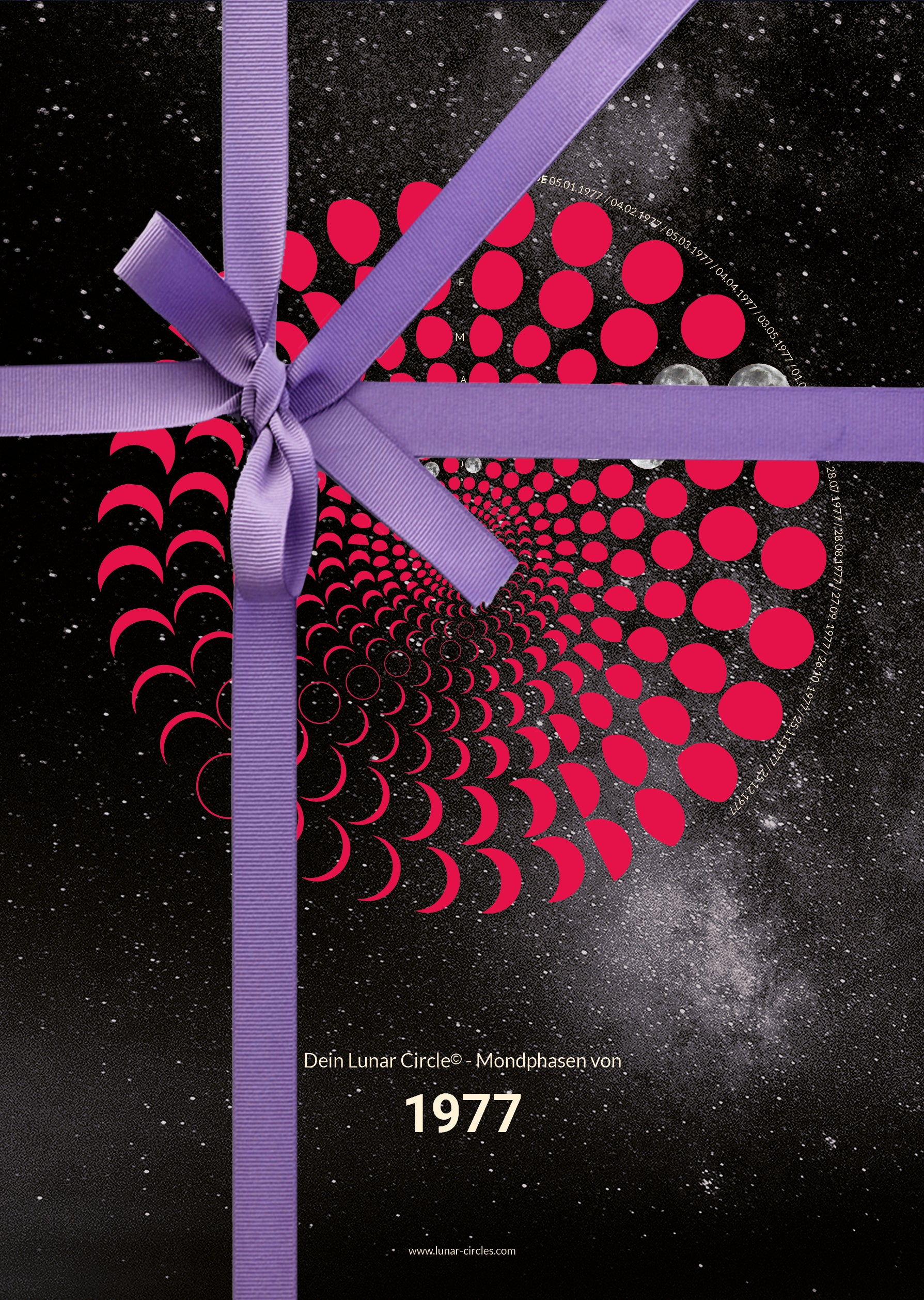 Lunar Circle Poster 1977, A3 in Mond Rot mit rundem Mondphasen-Muster, Universum-Hintergrund und Personalisierungsmöglichkeit, Geschenk – Kunst von Theresa Lambrecht